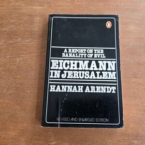 Penguin Books Eichmann in Jerusalem Hannah Arendt Paperback Black Good Revised